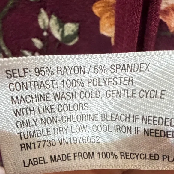 Xhilaration Burgundy Floral Dress - Picture 4 of 5